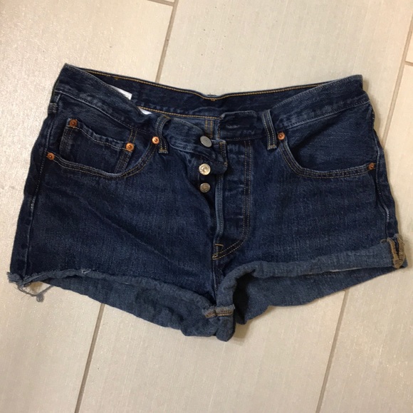 Levi Shorts - Picture 1 of 2